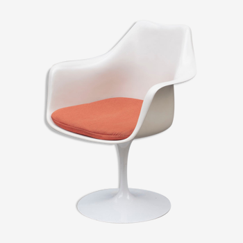 Tulip chair by Eero Saarinen edition Knoll