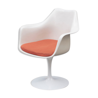 Tulip chair by Eero Saarinen edition Knoll