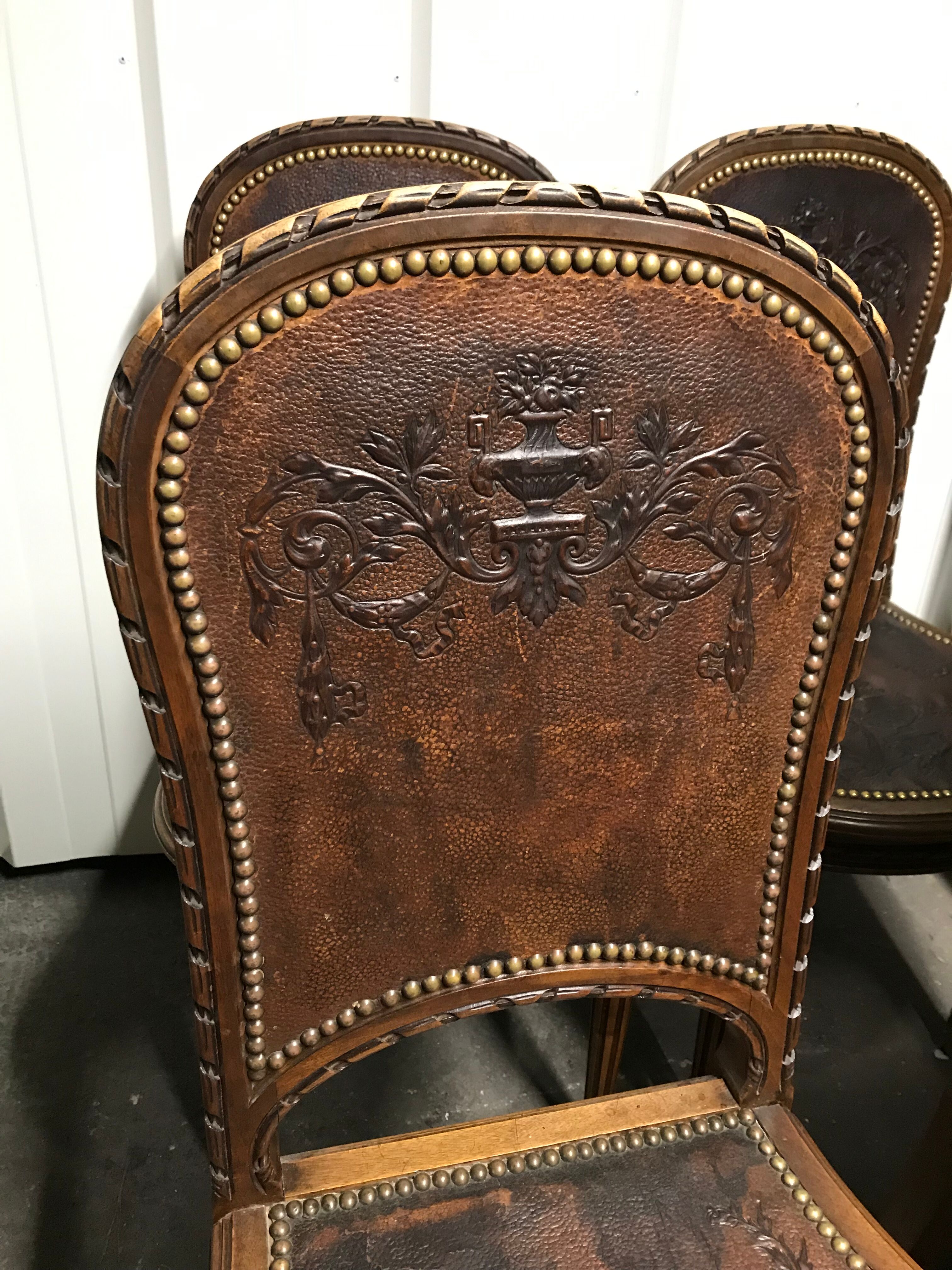 Suite de 6 chaises Louis XVI
