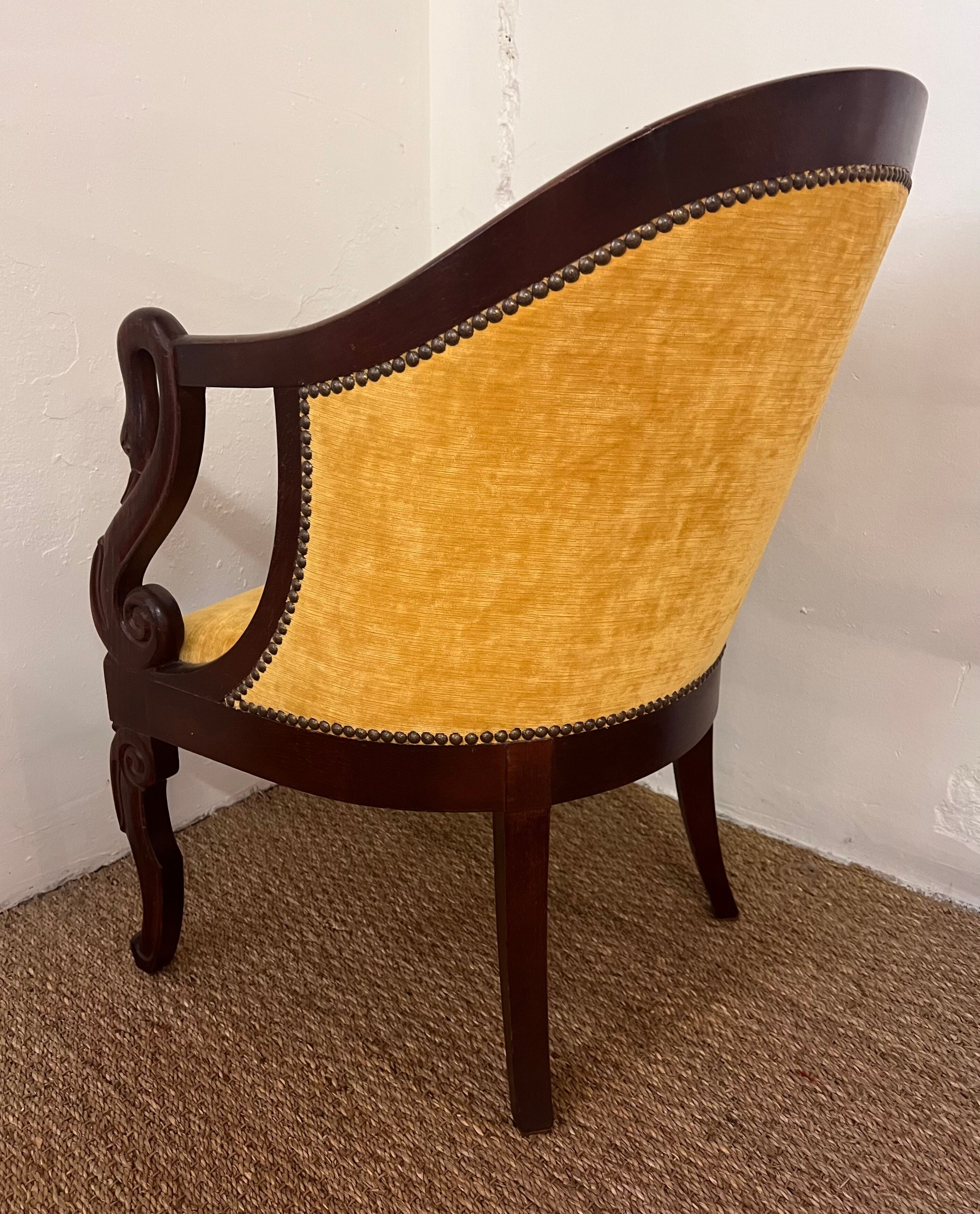 Gooseneck gondola chair