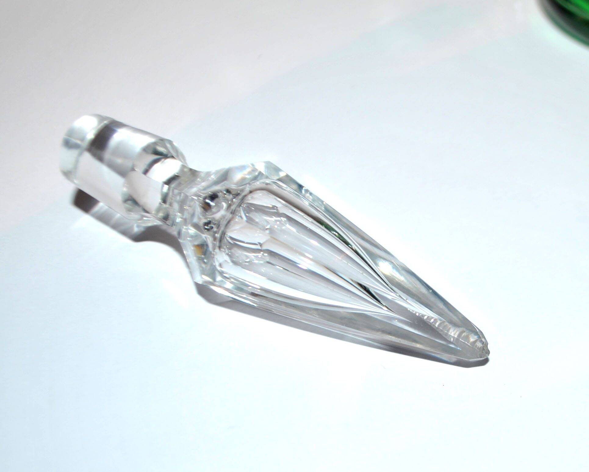 Saint-Louis Moselle crystal carafe with green overlay, size 9408 - H32cm