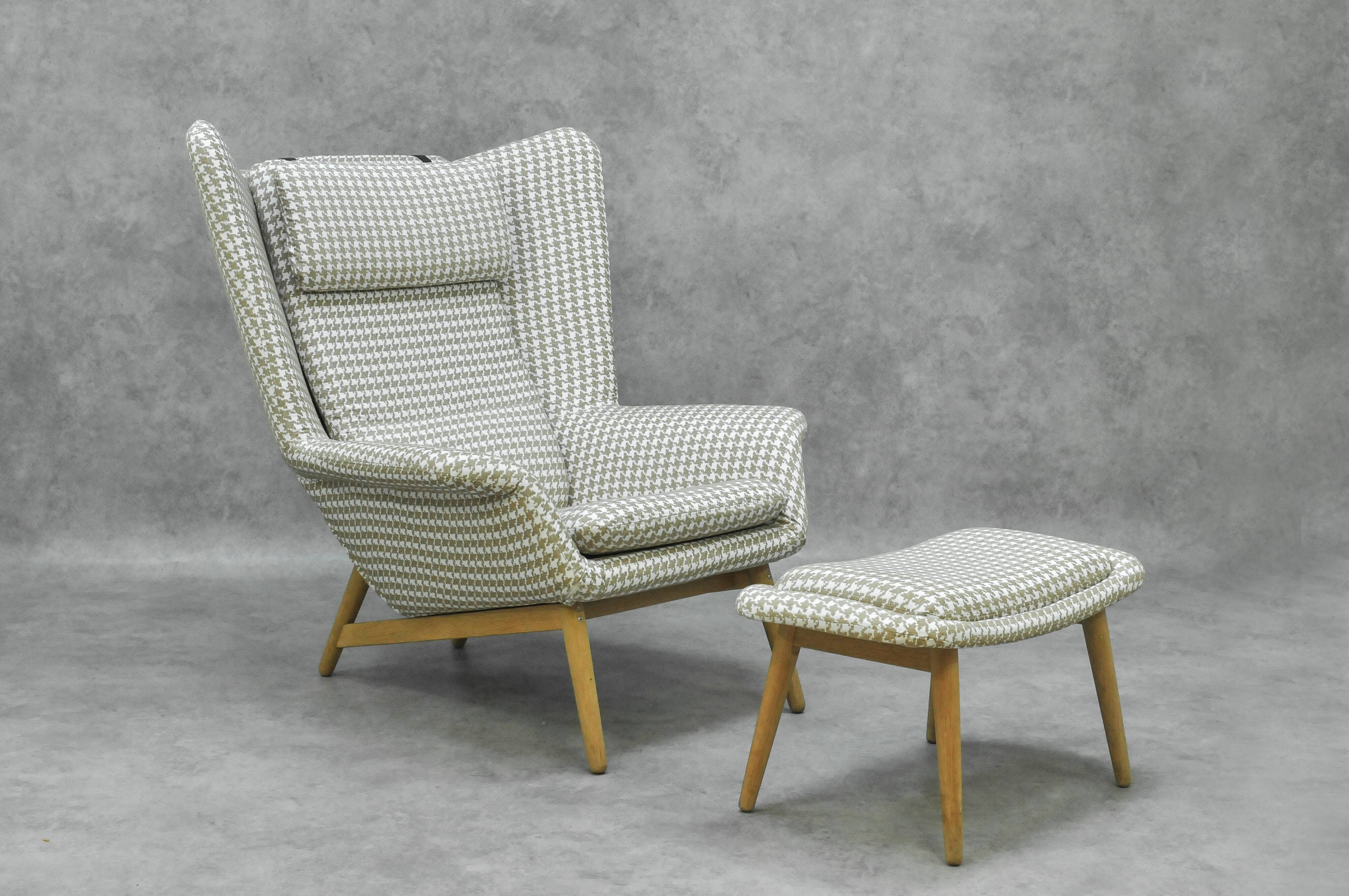 Boconcept Hamilton chair +footstool