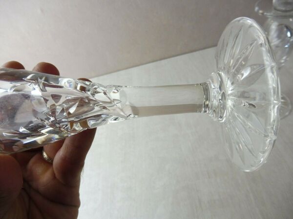 Paire d'anciens bougeoirs en cristal gravé taillé, style Sirius, Saint Louis