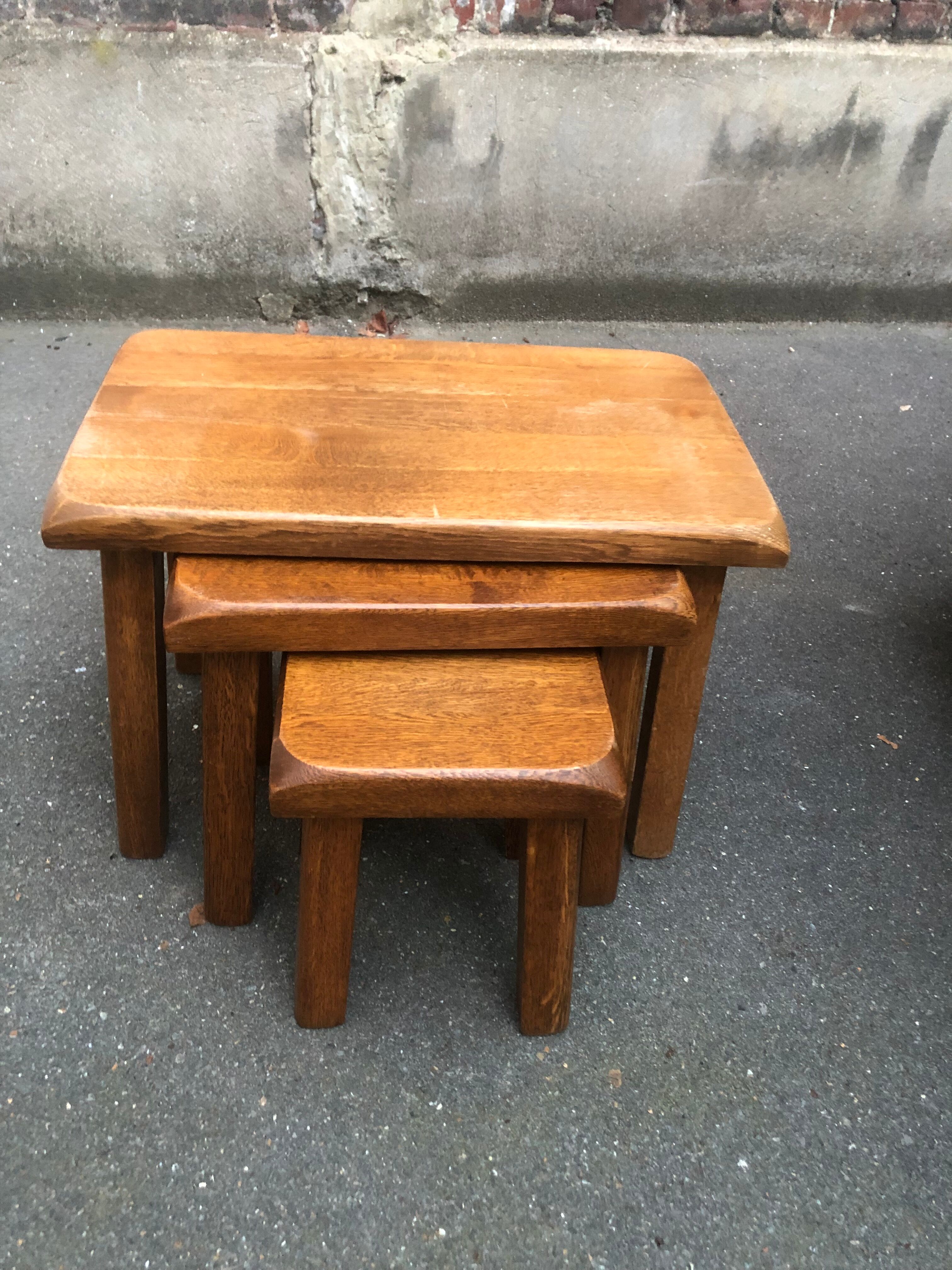 Tables gigogne en chêne brutaliste années 70 hollande