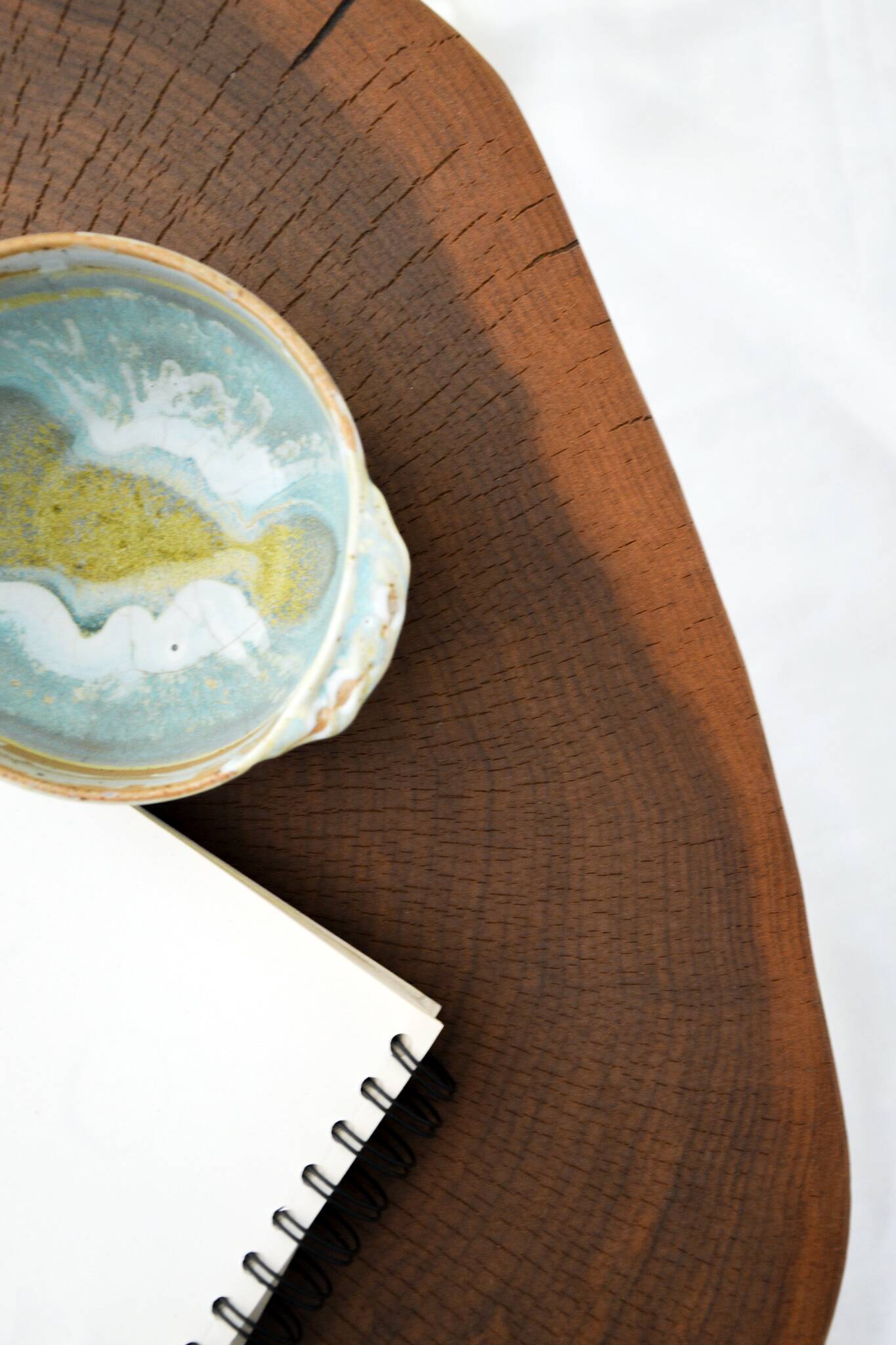 Round wooden coffee table walnut trunk