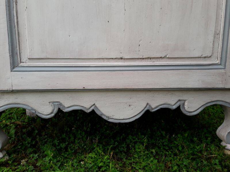 Bonnetière, standing man, Louis XV, 18th century walnut