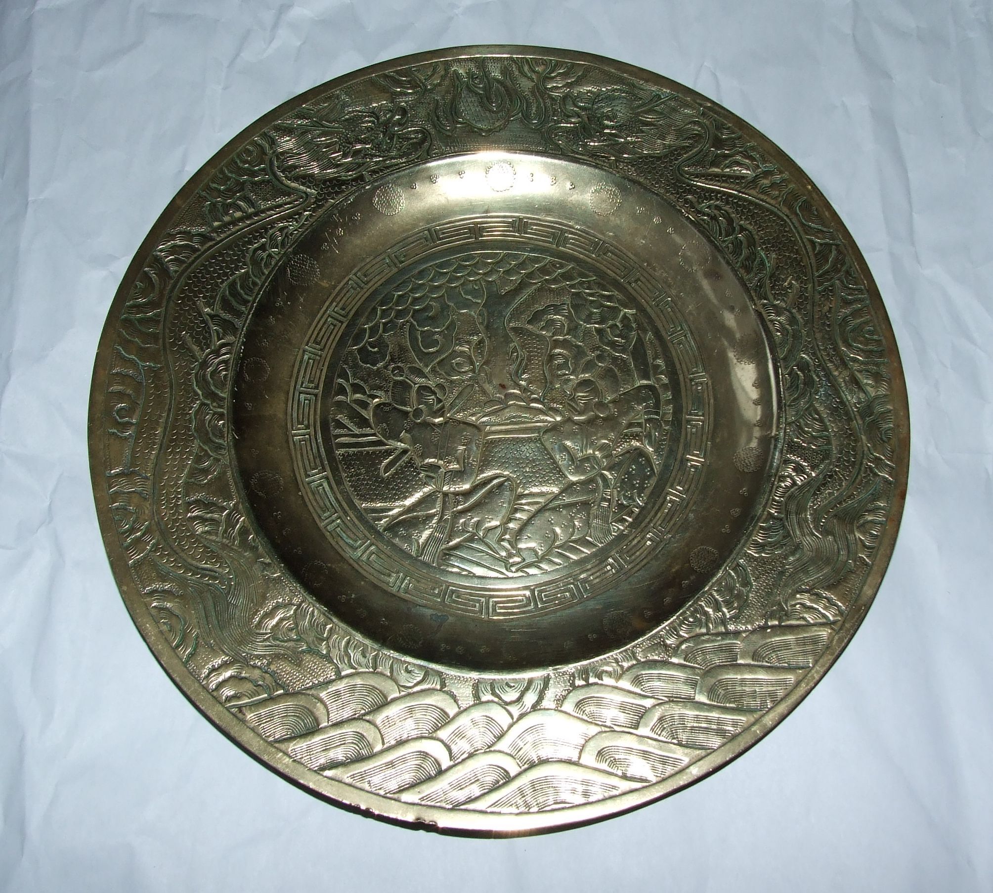 Chinese plate in bronze