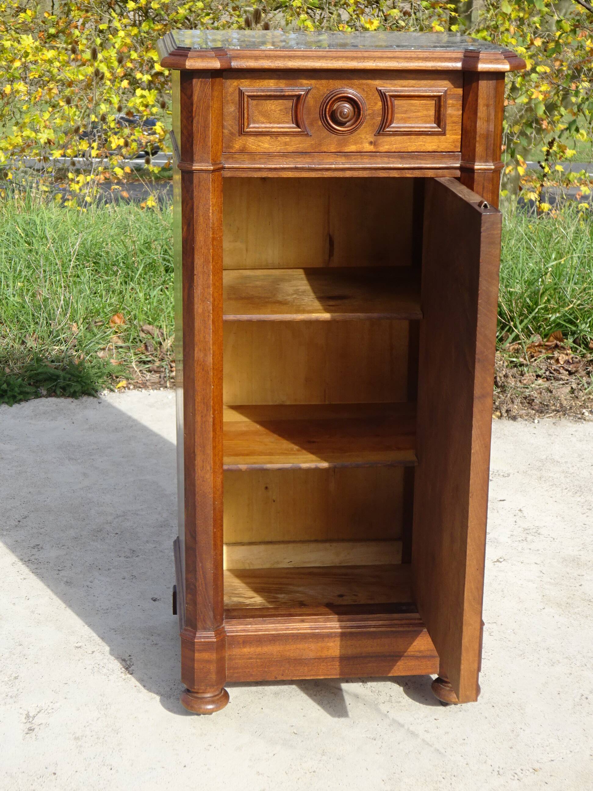 Nightstand with false drawers in walnut and marble, Louis Philippe