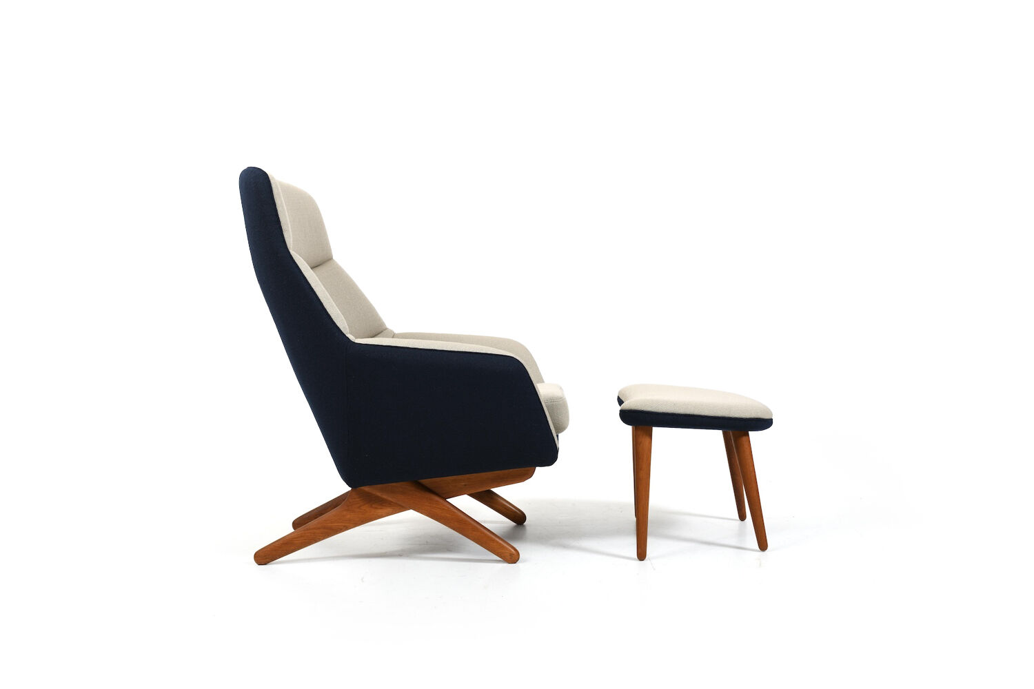 Illum Wikkelsø Lounge Chair for Mikael Laursen 1960s / New Upholstered!