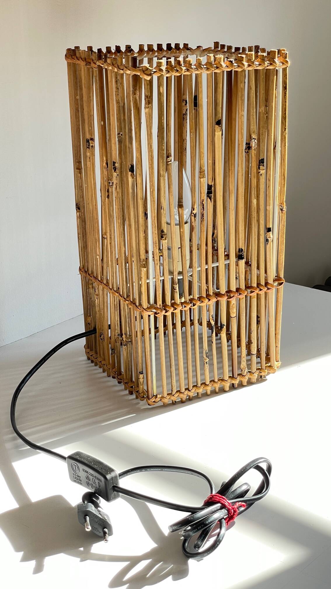 Vintage cube wood willow lamp