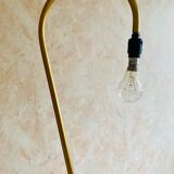 Lampadaire vintage en laiton, porte-revue et cendrier