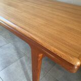 Table scandinave en teck par johannes andersen à rallonges papillon des années 60