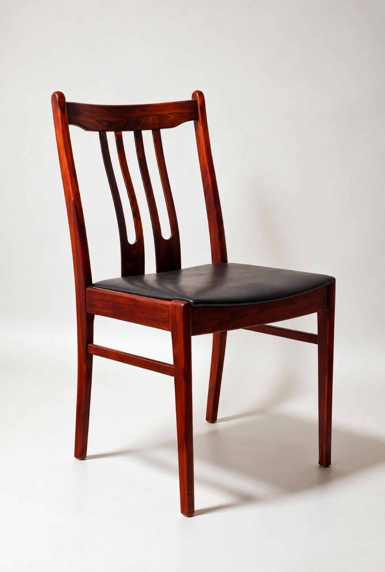 4 rosewood chairs from the 1960s in Scandinavian design.