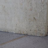 Faceted saddle in vintage travertine