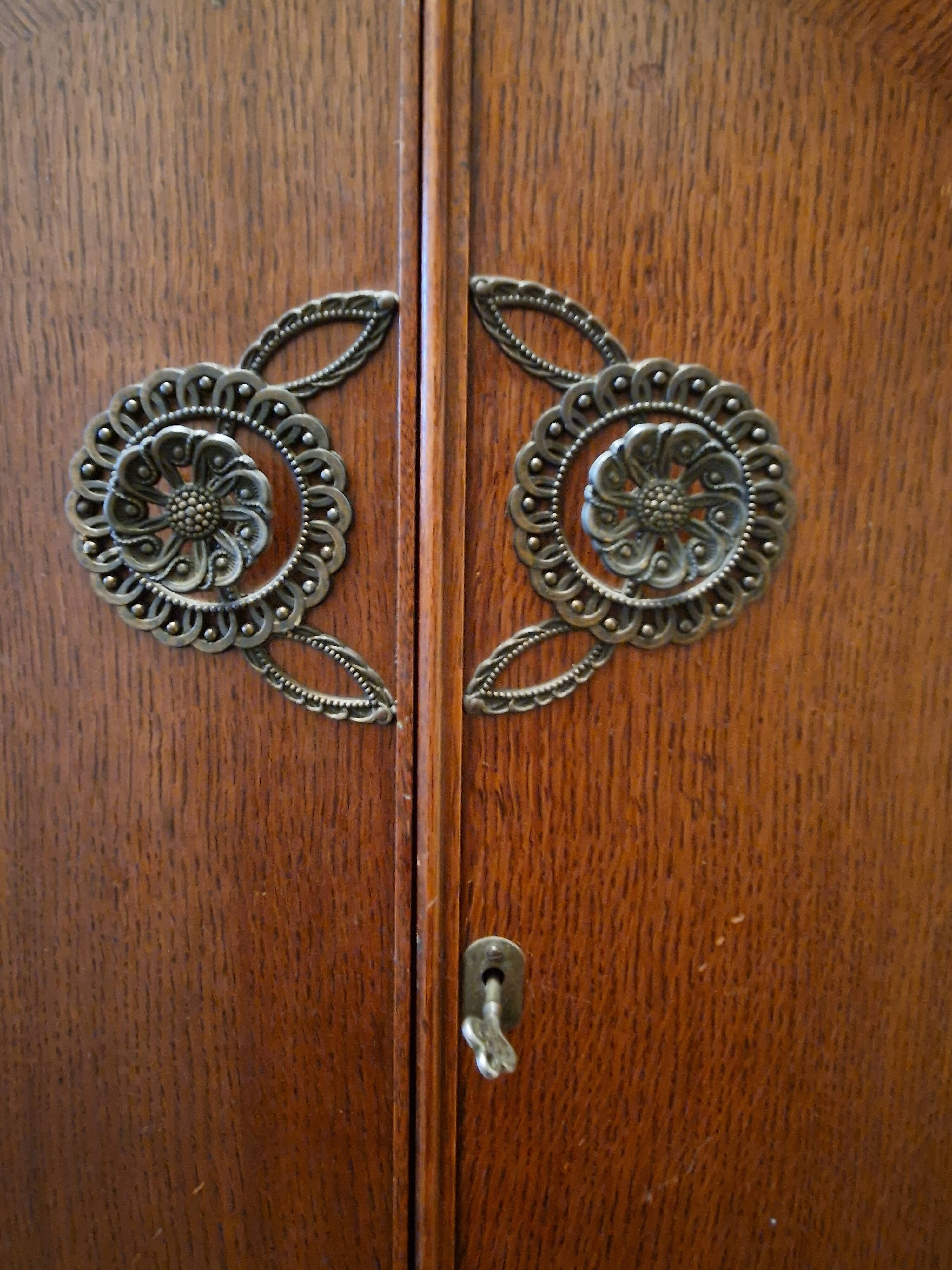 VINTAGE TOXIDOOR KAST - TOXIDO CLOSET
