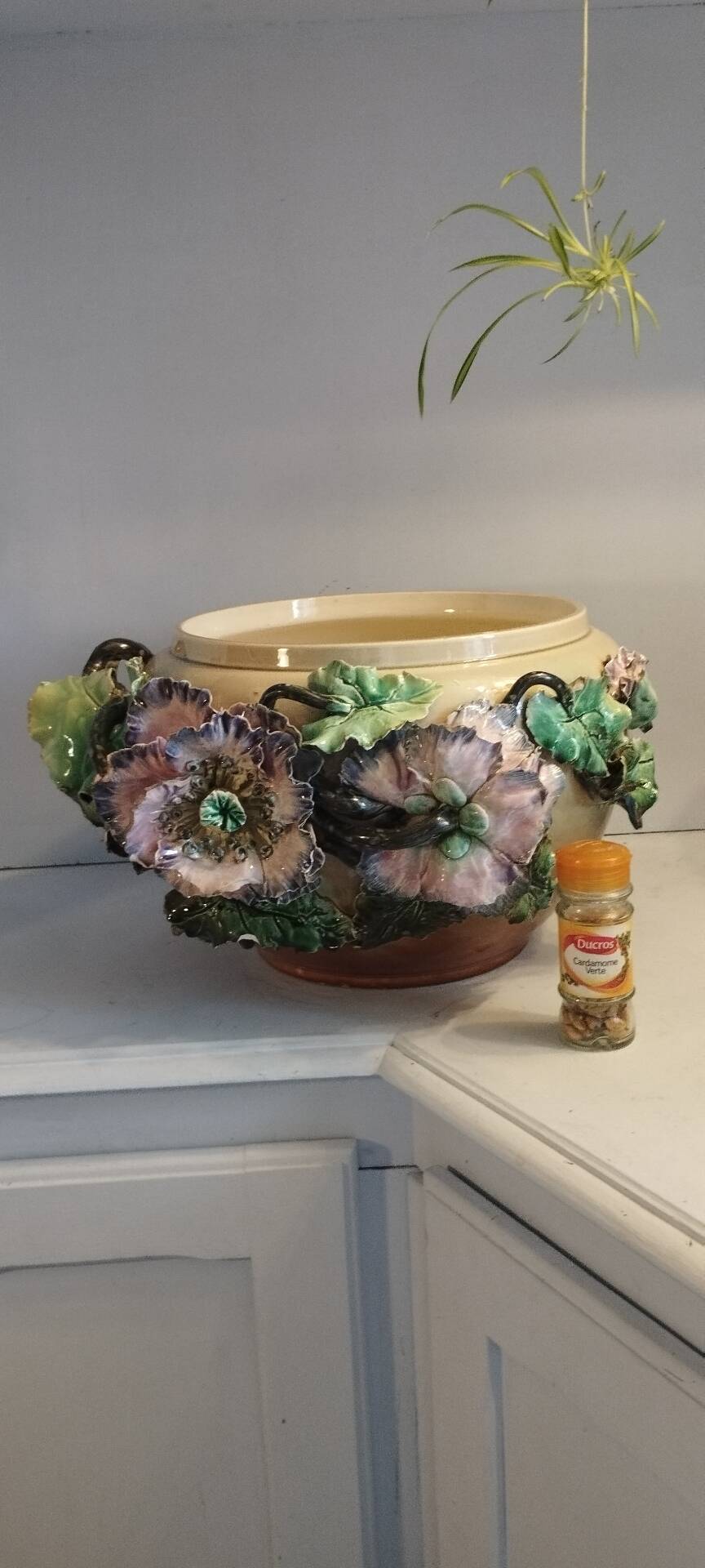 Large cache pot in earthenware, Art Nouveau.