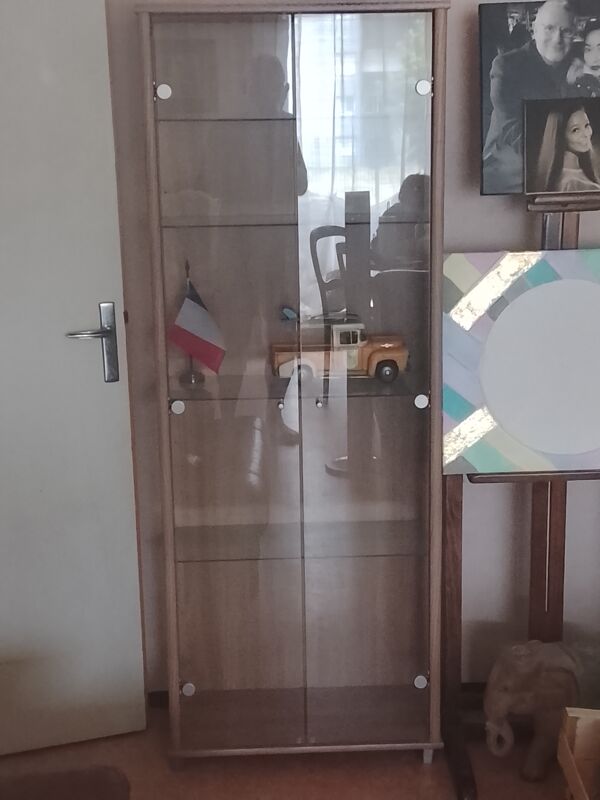 Vitrine bois et vitres