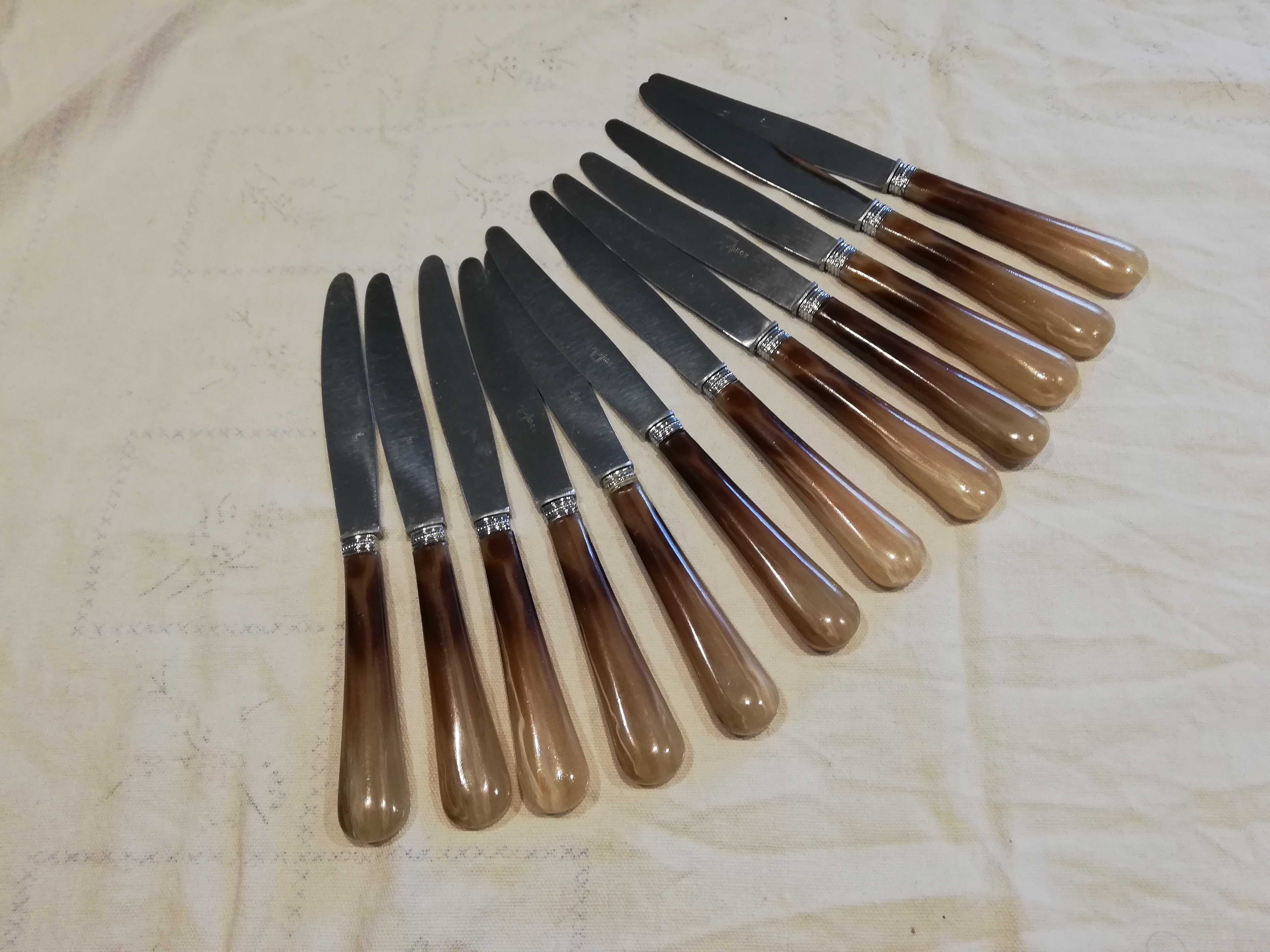 Lot of 12 knives