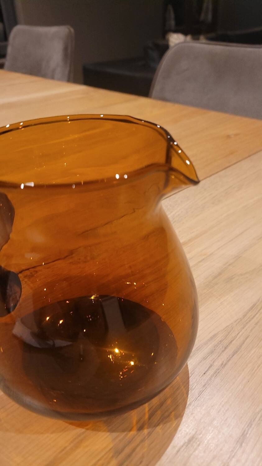 Pichet / carafe en verre ambré