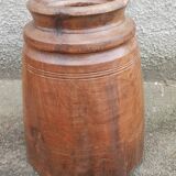 Grand pot ancien en bois