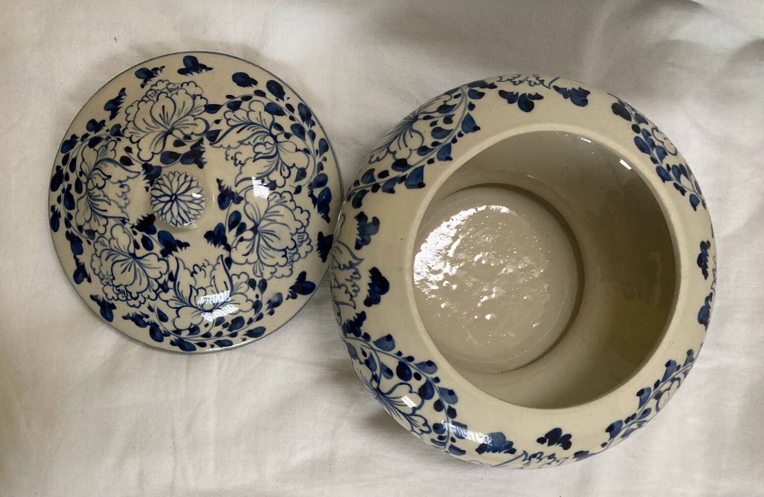 Antique Vietnamese bonbonnière