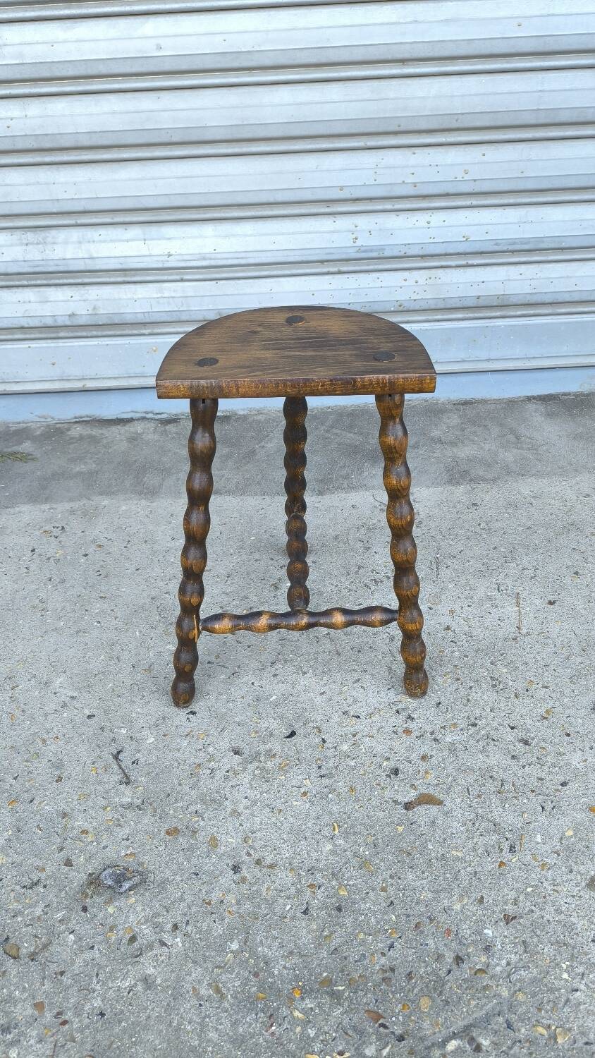 Tripod stool