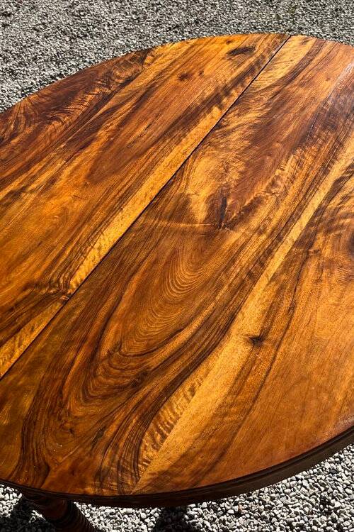 Half-moon table in solid walnut