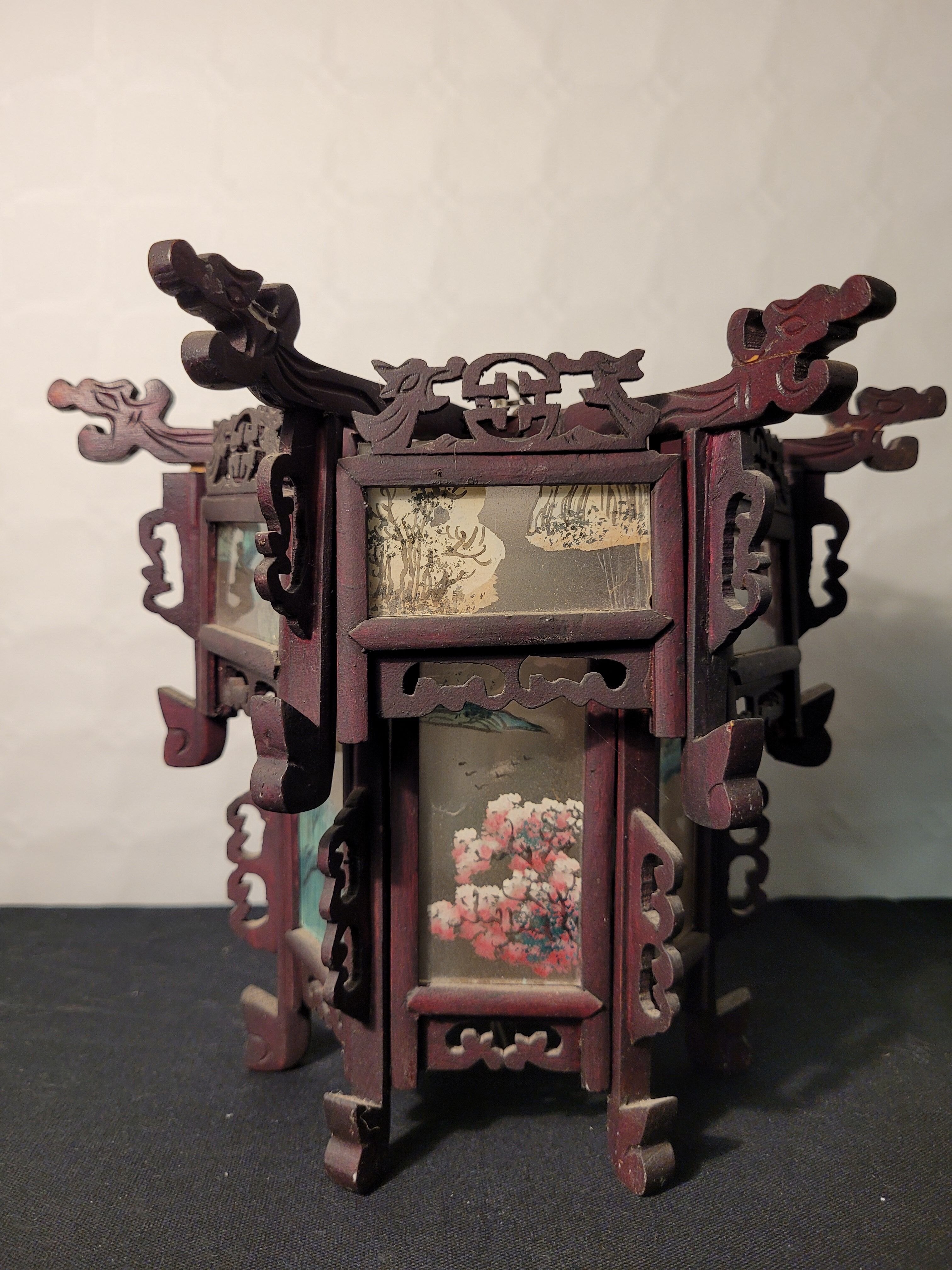 Carved wooden lantern and painted glass - China, Late 19th century