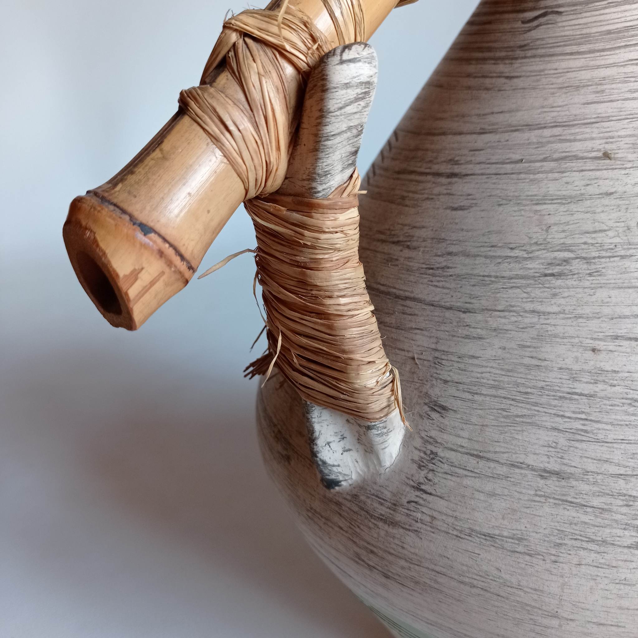 Carafe d’eau faite à la main des années 50