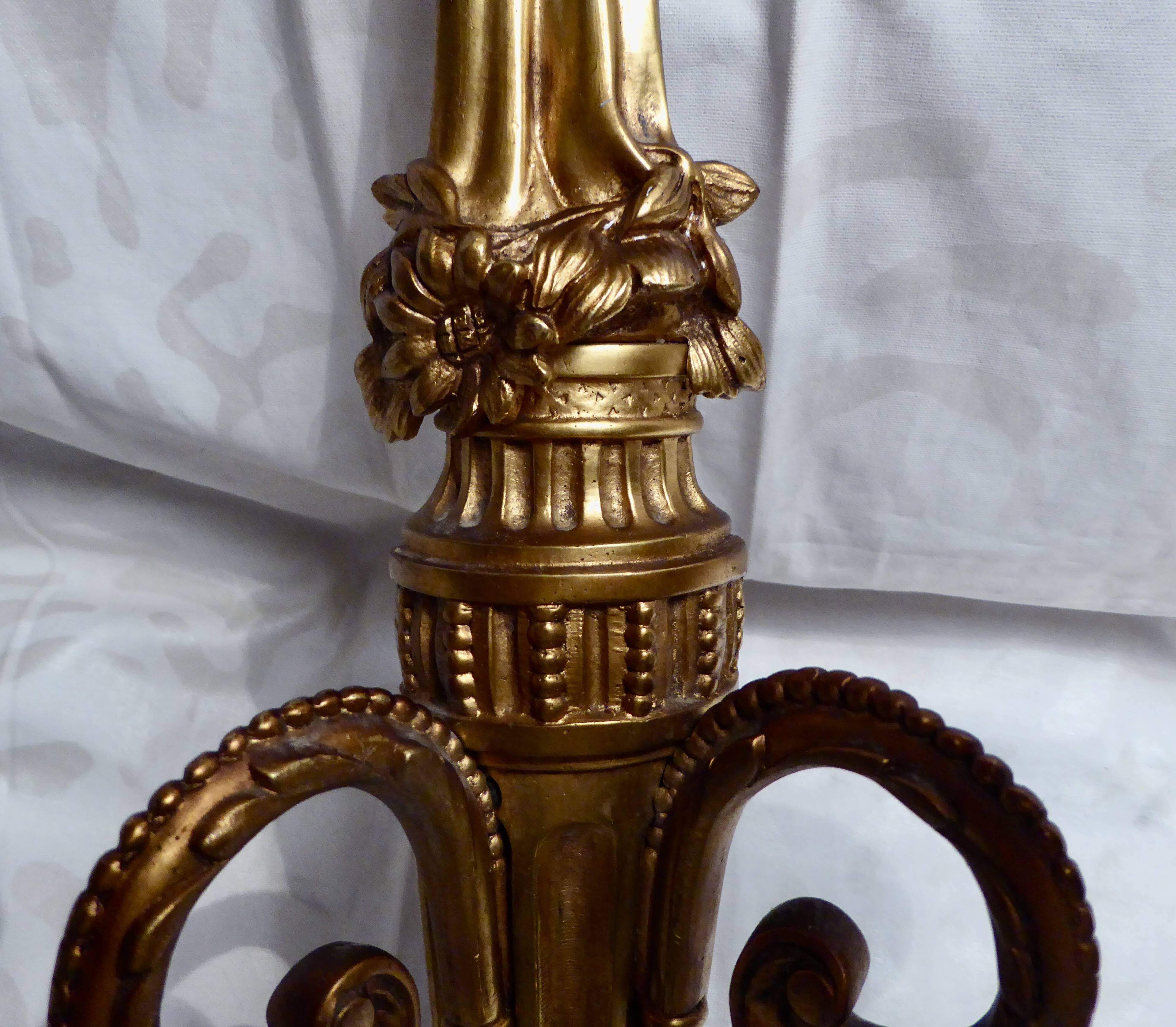 Bronze wall light in Louis XVI style
