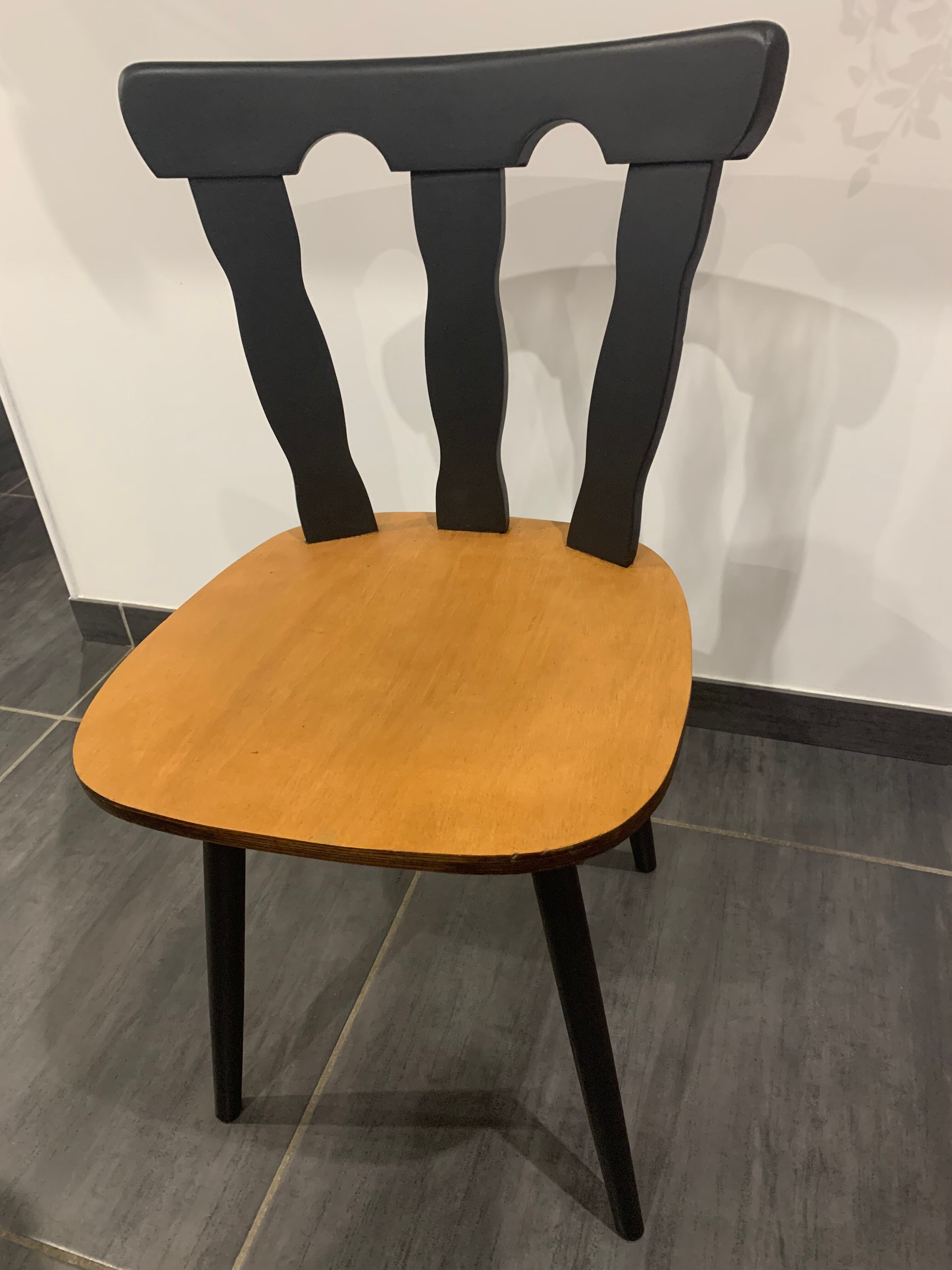 Series of 6 vintage bistro chairs