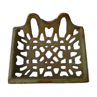 Enamelled cast iron soap dish