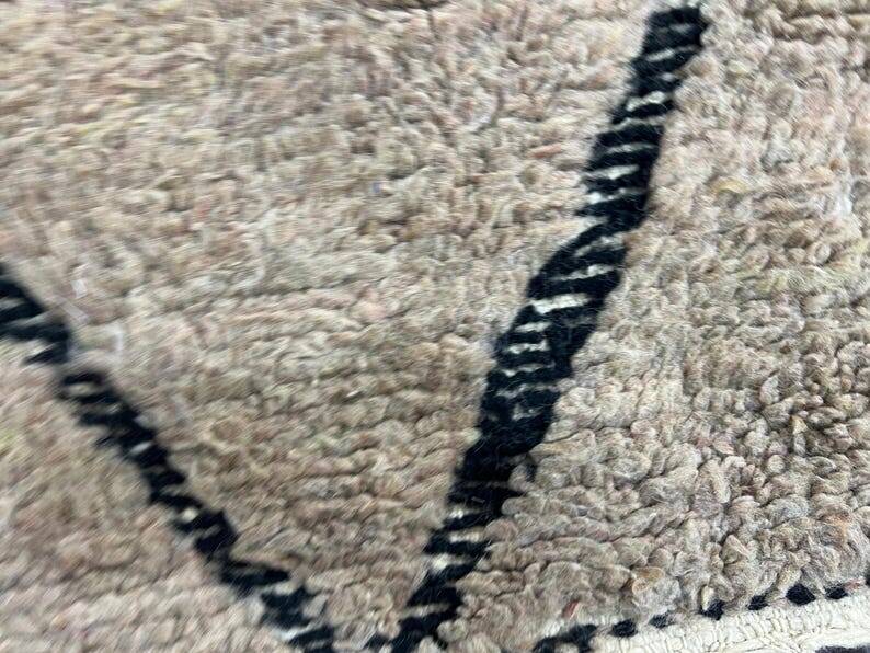 Moroccan wool rug 250cm x 150cm