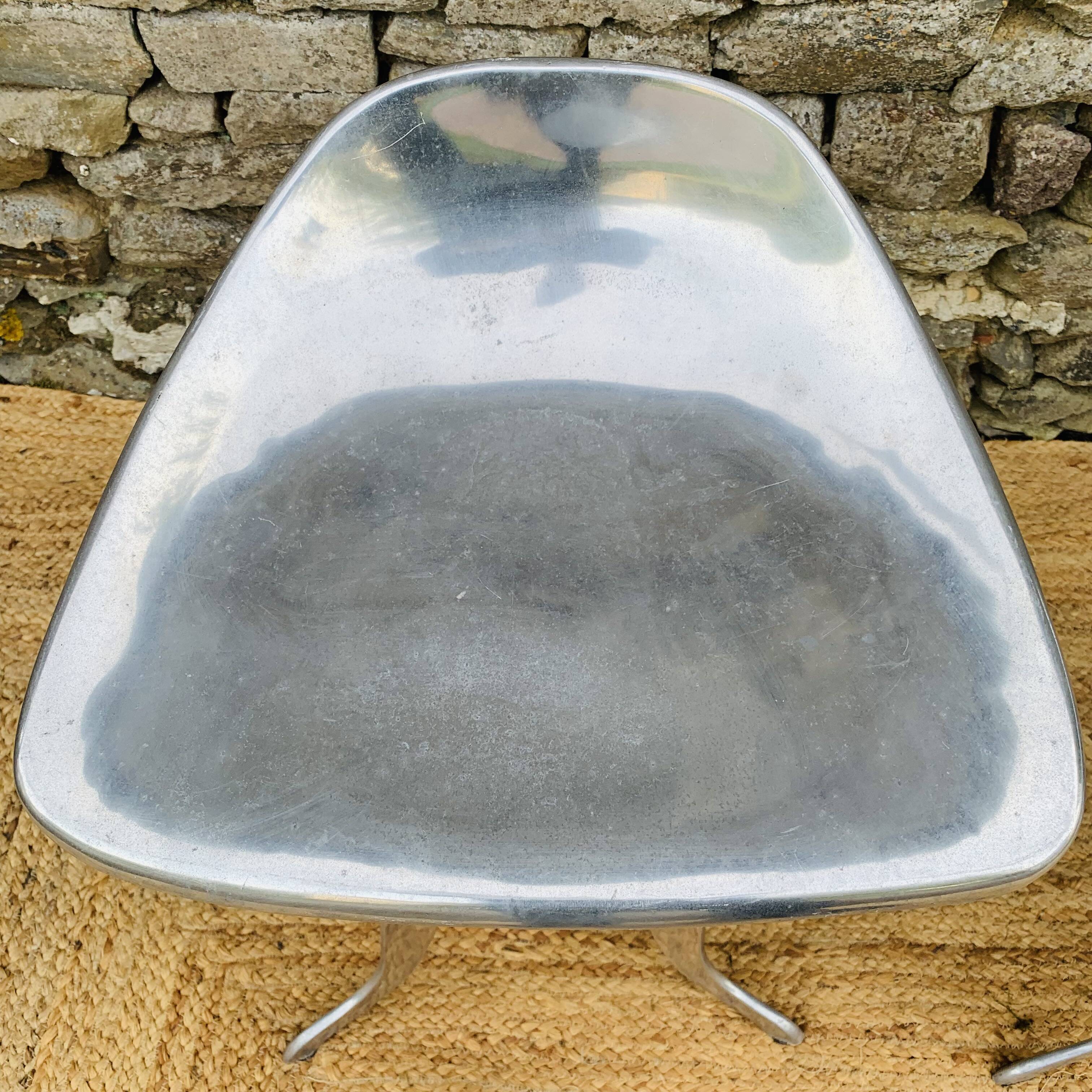 Paire de tabourets en aluminium