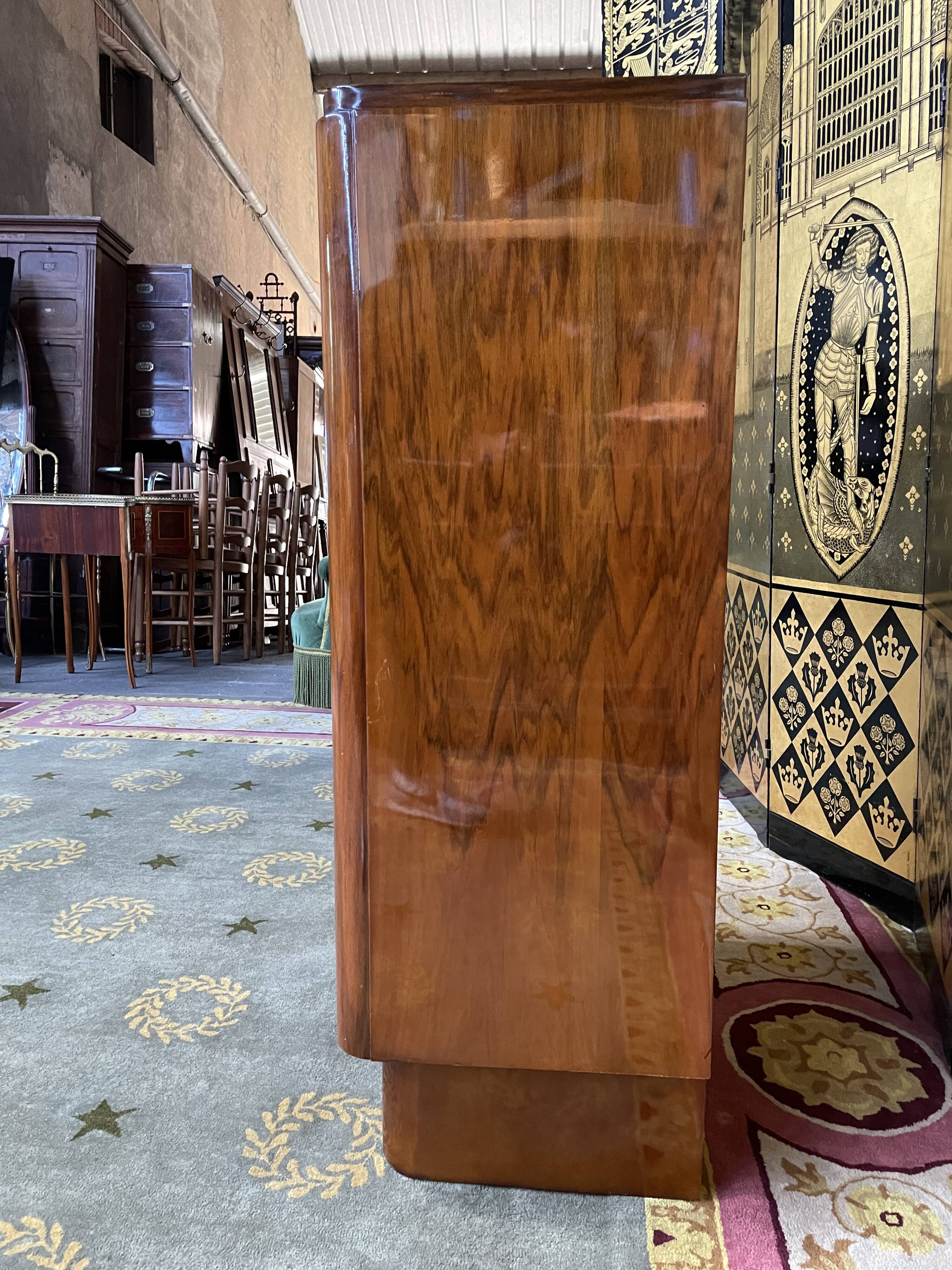 Art Deco style ragpicker