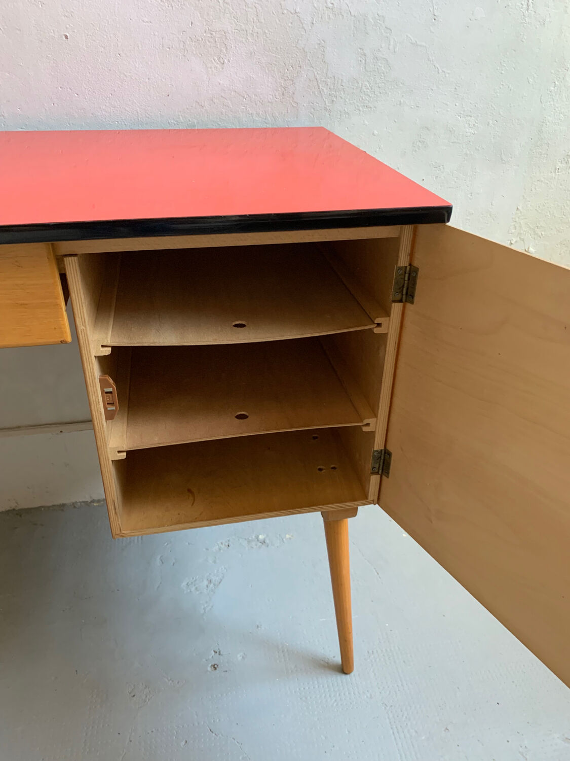 Formica desk