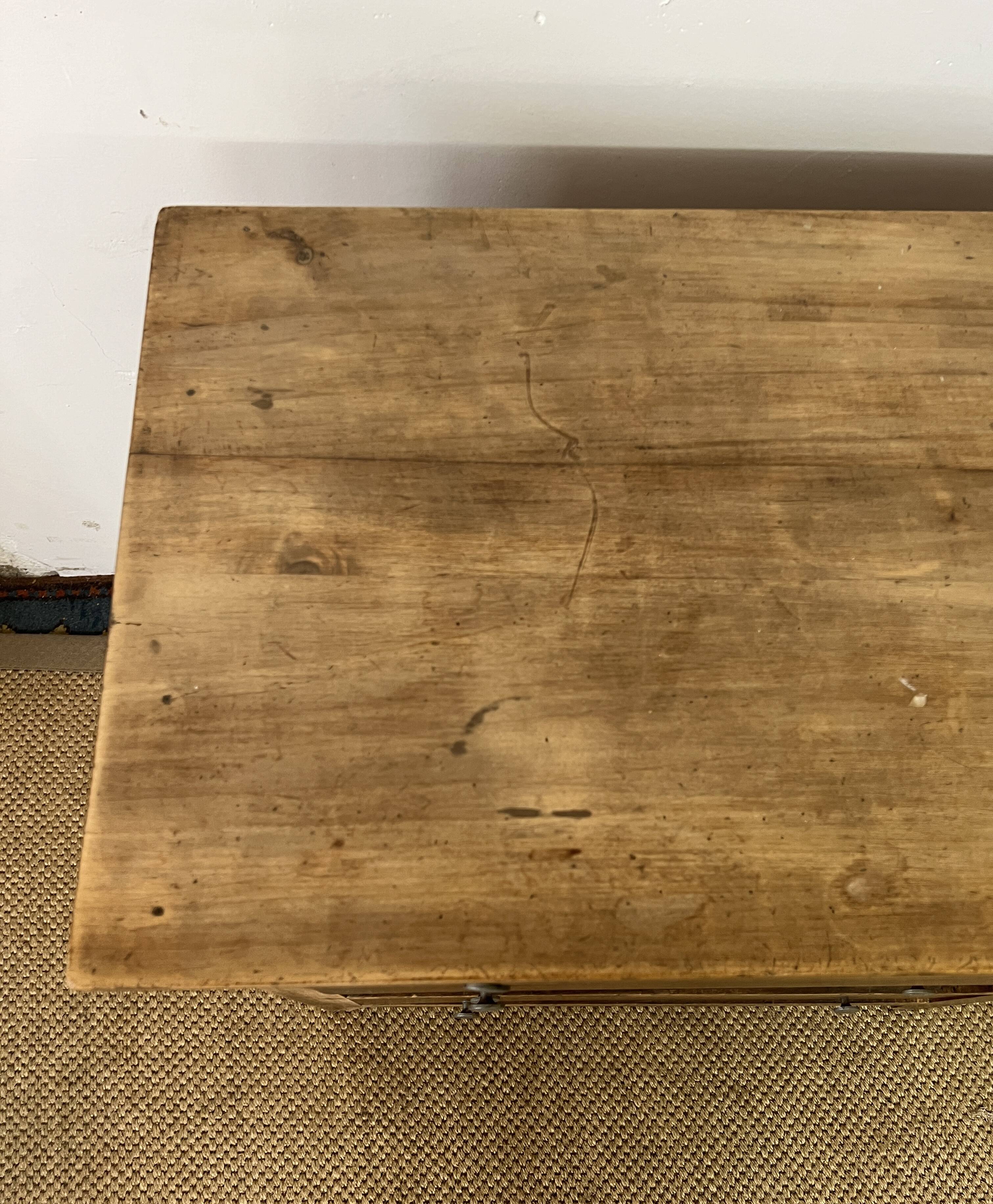 Commode vintage en bois