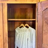 Armoire ancienne française en noyer massif – style Louis XV, fin XIXe siècle