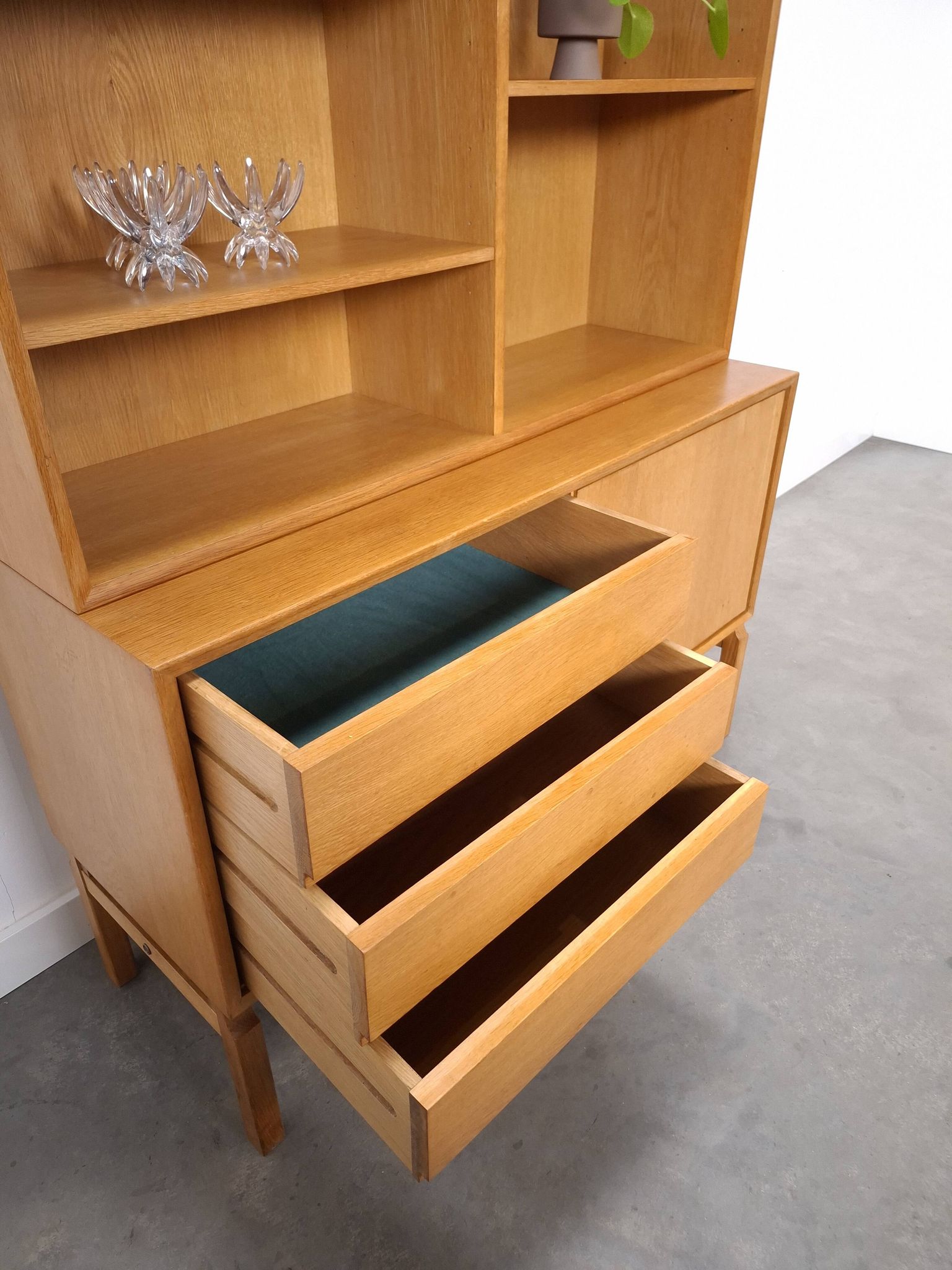 Ikea Grabinski boekenkast met lades