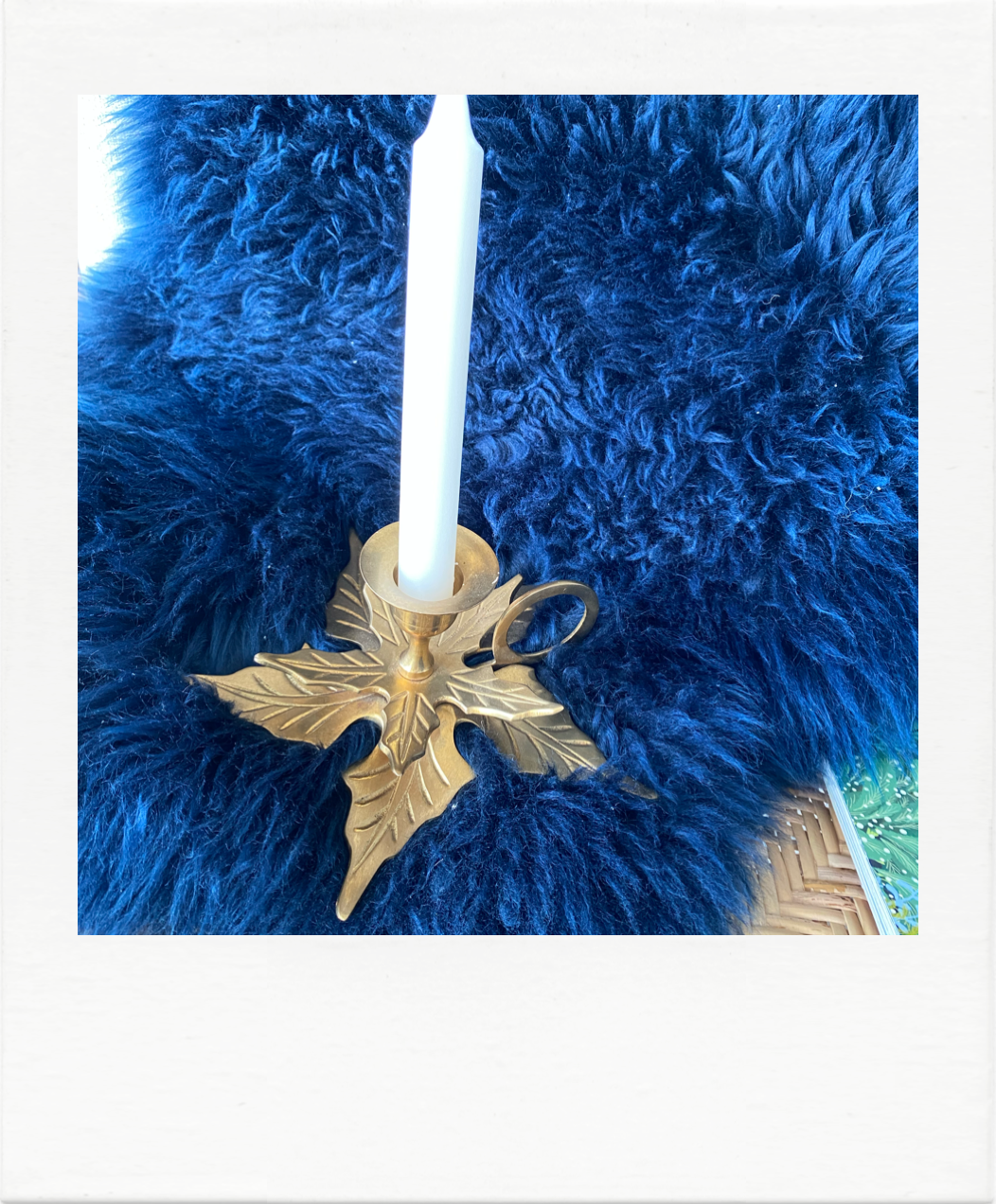 Finger candle holder, leaf shape, brass