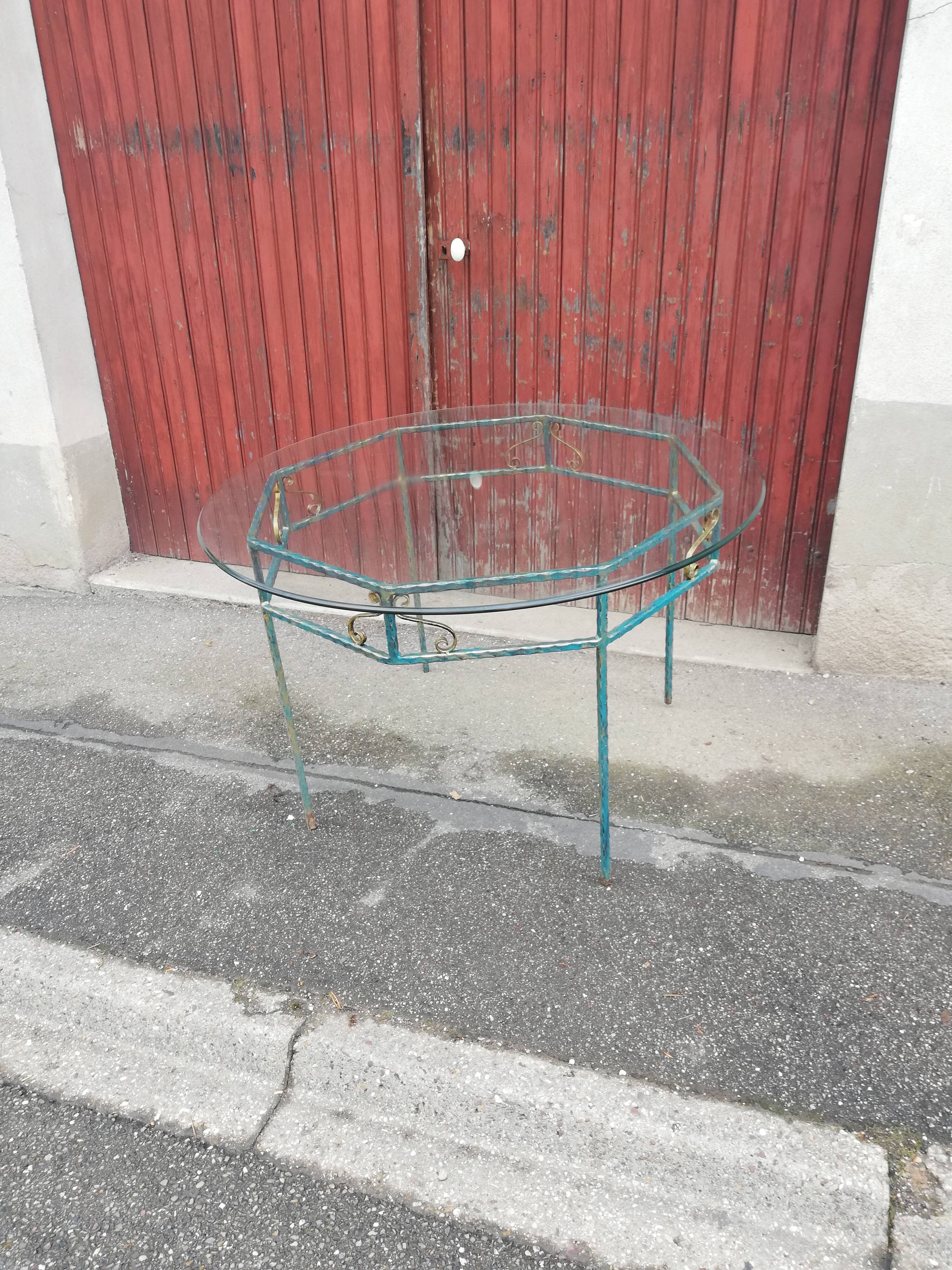 Table vintage fer forgé et plateau verre