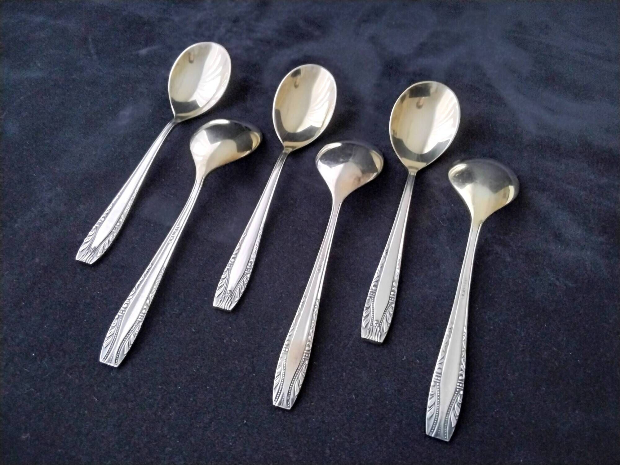 6 Silver-plated ice cream spoons, golden spoons