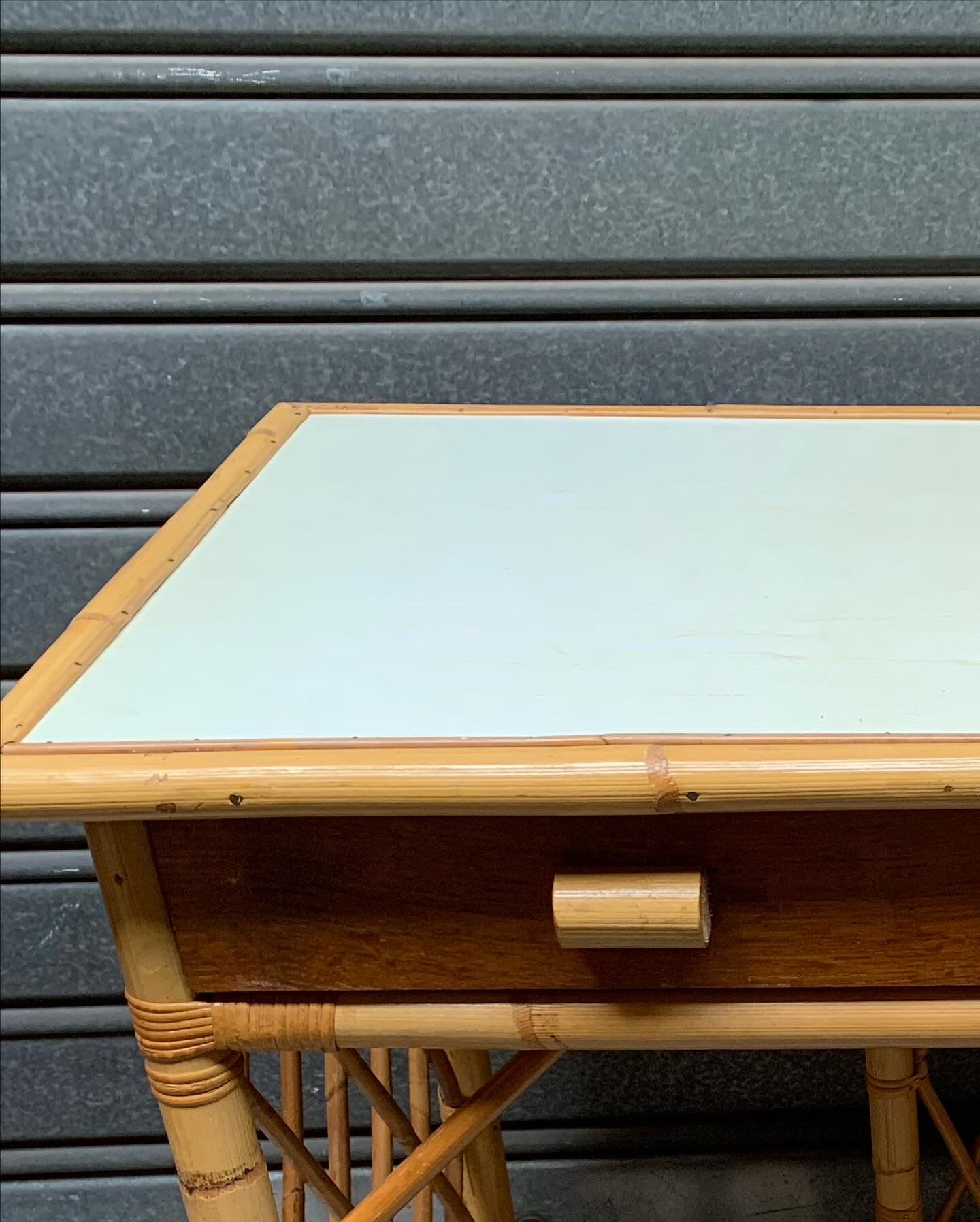 Flat desk in rattan and formica 1970s'