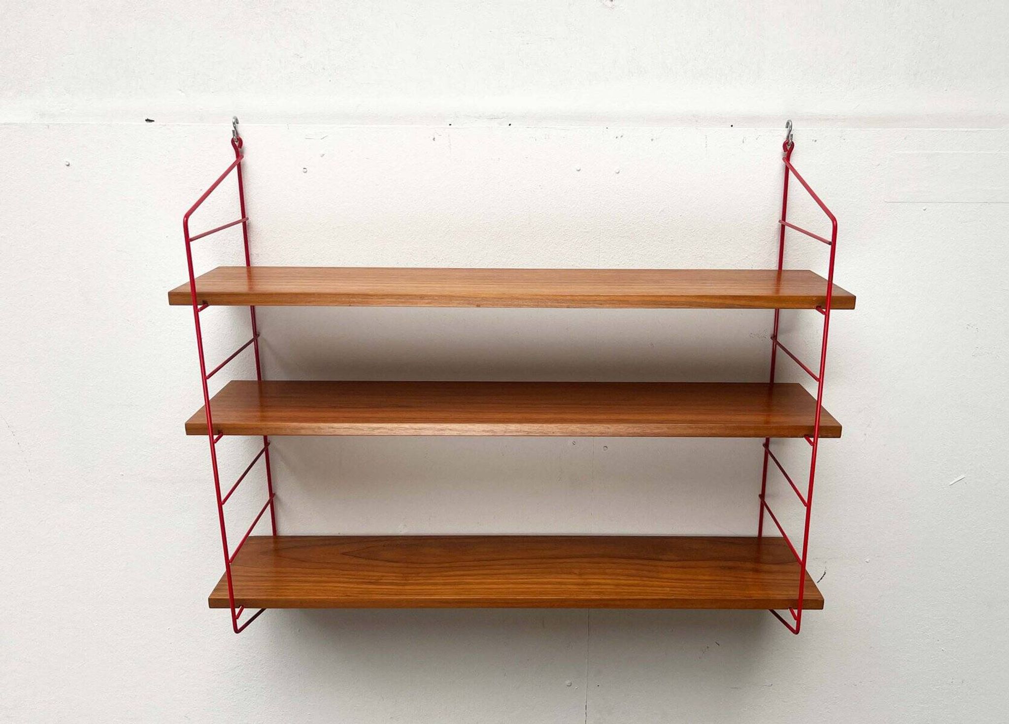 Étagère Teck Style Cordon Rouge Moderne Milieu du Siècle, Années 1960