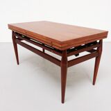 Flexible scandinavian vintage coffee table
