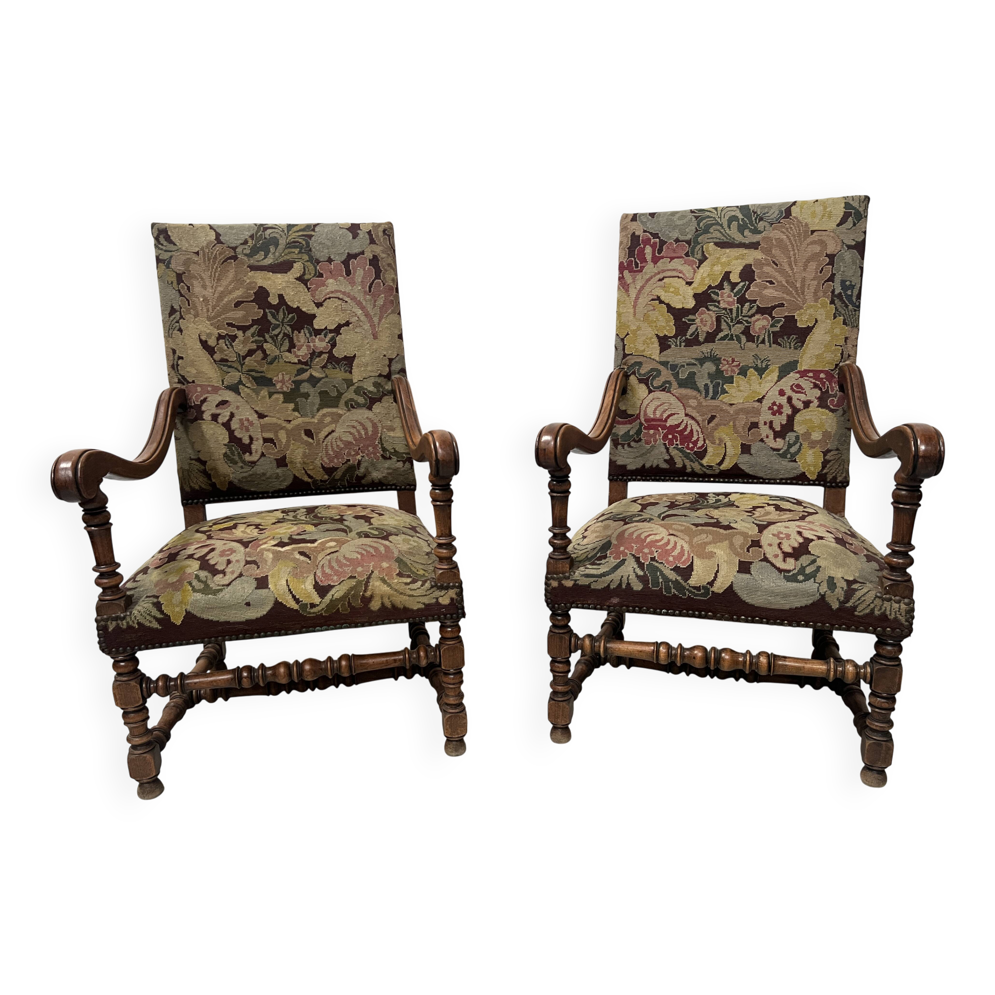 Paire de fauteuils de style Louis XIII a haut dossiers plats XX siècle