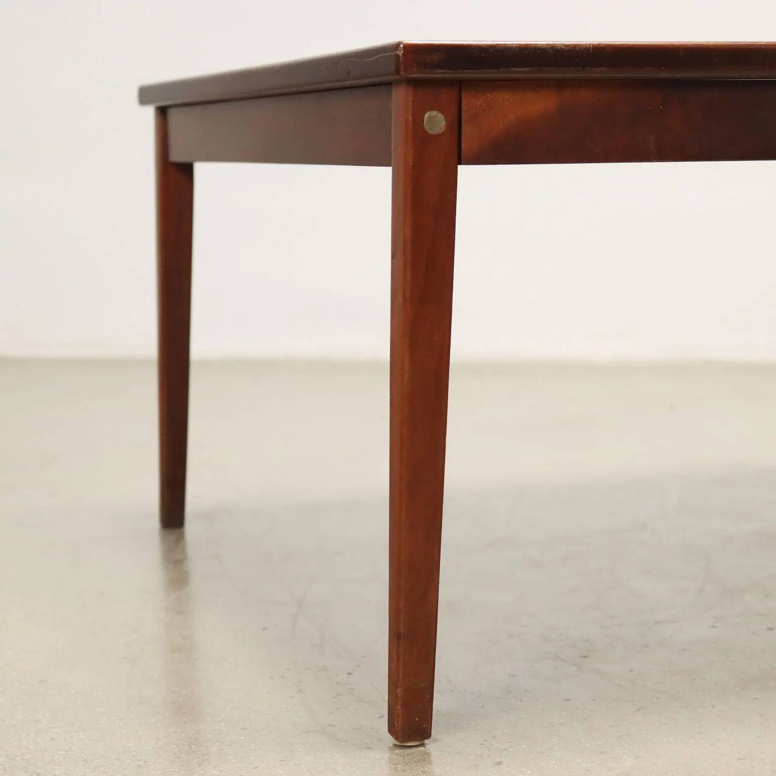 Table basse vintage plaquée en différentes essences de bois, Brésil