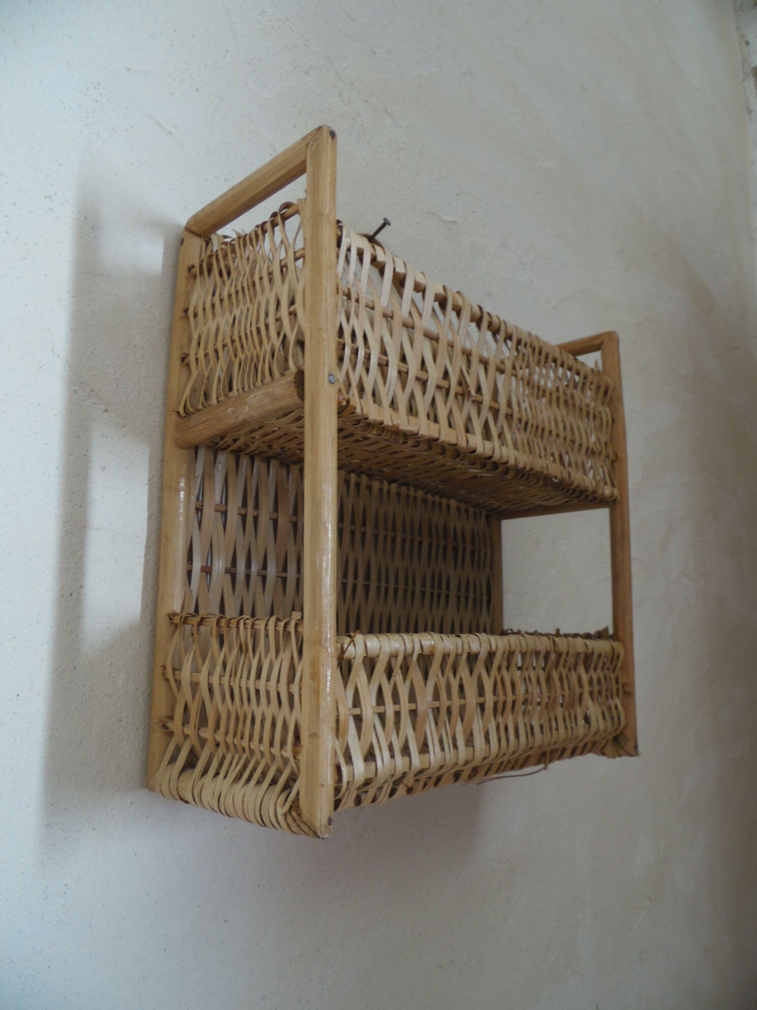 Shelf wicker 2 compartments a ask or suspend
