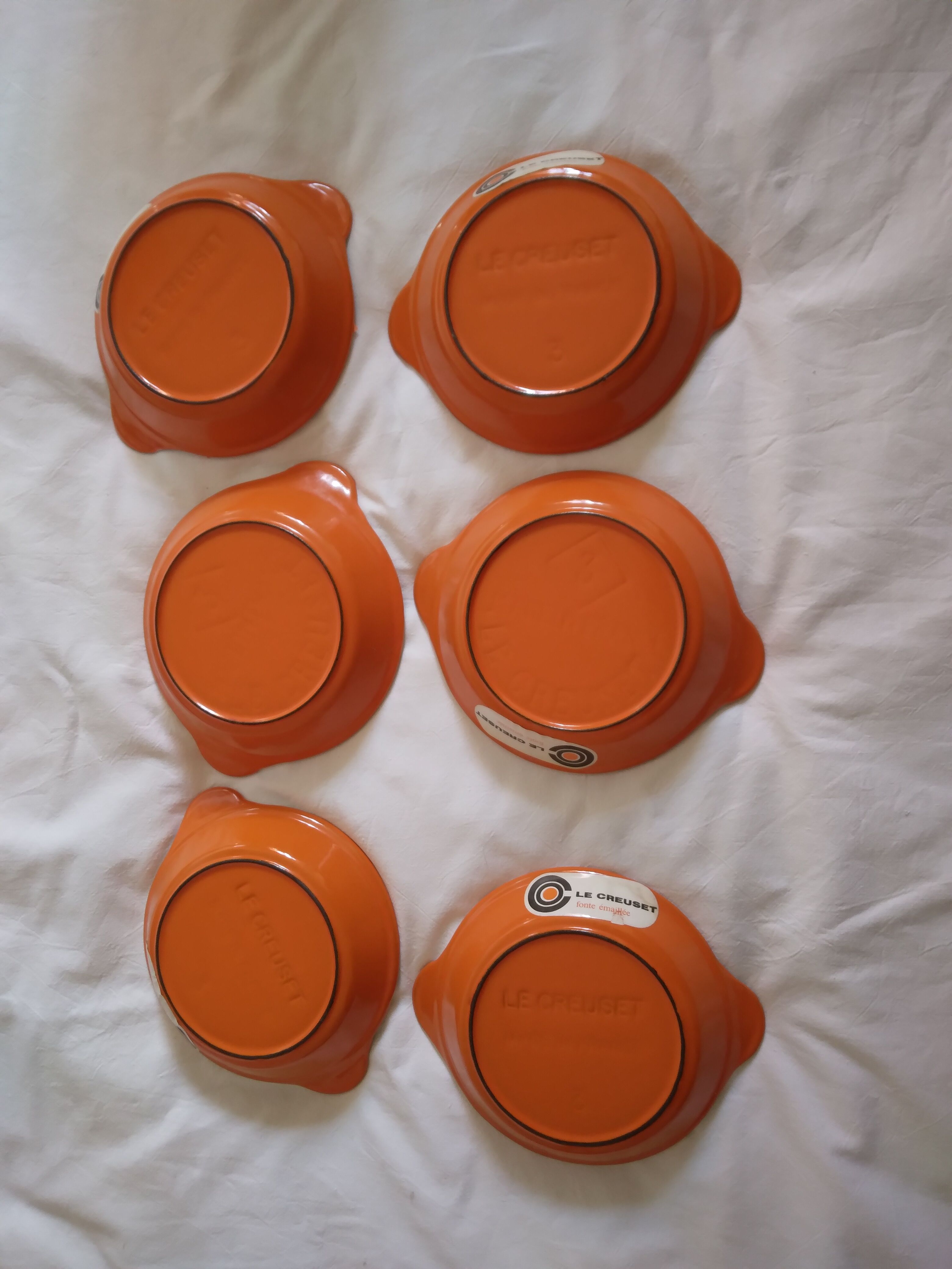 6 egg dishes Le Creuset orange