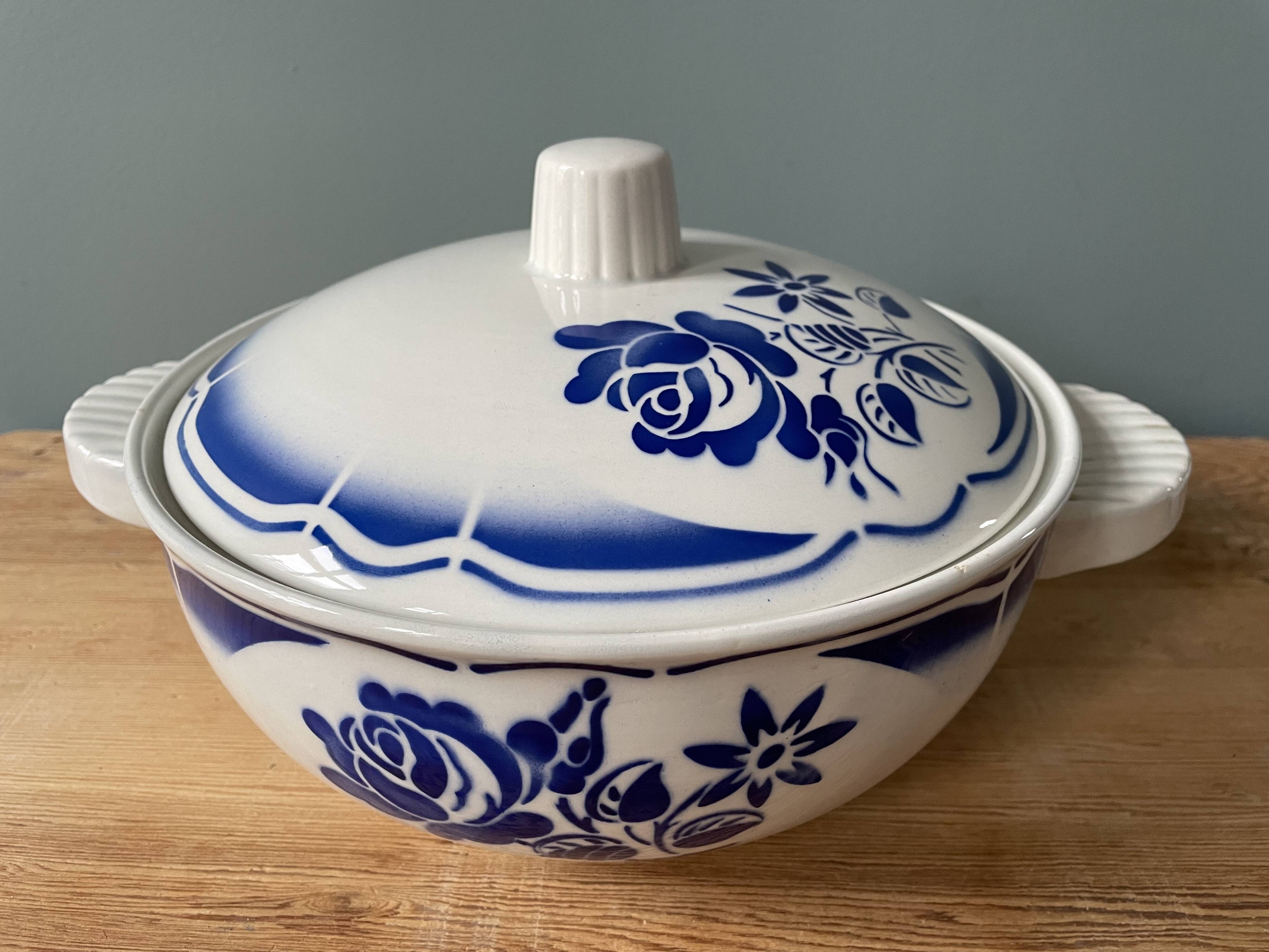 Gravy boat and tureen in half porcelain from Badonviller